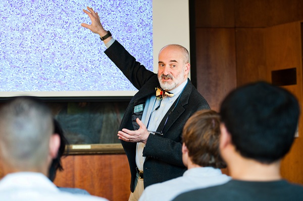 We prepare residents and fellows for leadership positions in academic pathology, ranging from academic clinicians to basic scientists.